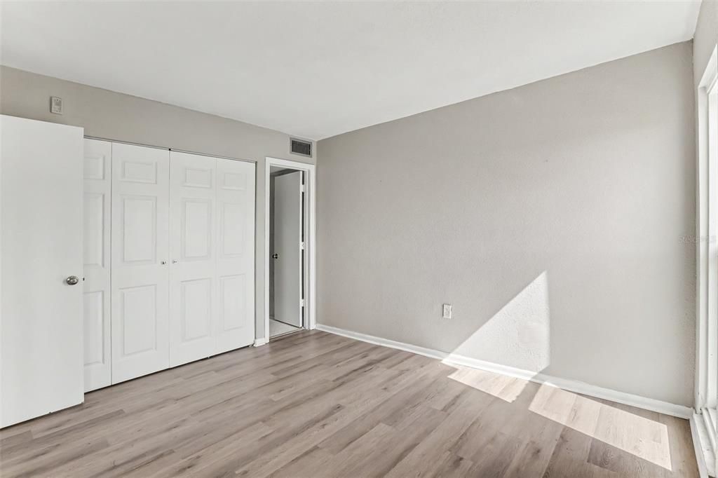 For Sale: $88,999 (1 beds, 1 baths, 523 Square Feet)