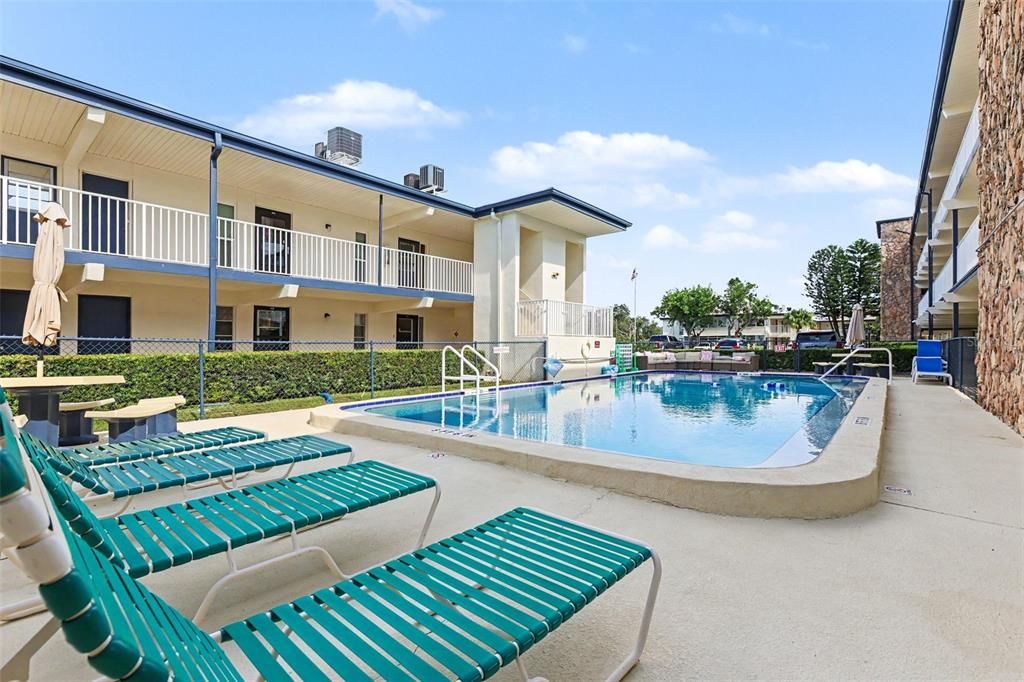 For Sale: $88,999 (1 beds, 1 baths, 523 Square Feet)