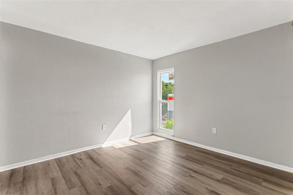 For Sale: $88,999 (1 beds, 1 baths, 523 Square Feet)