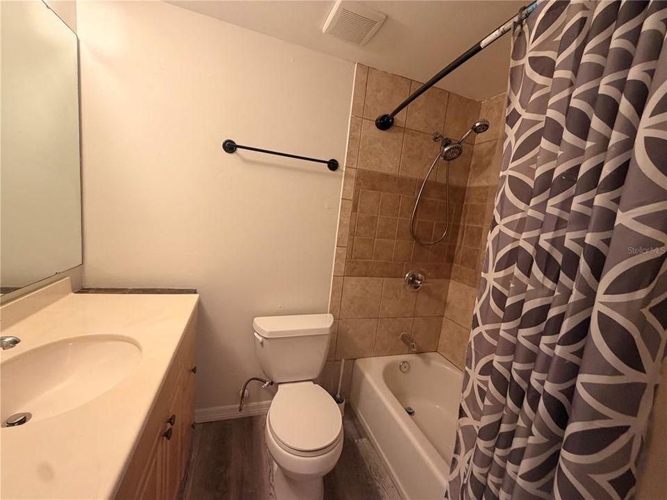 For Rent: $1,400 (2 beds, 2 baths, 948 Square Feet)