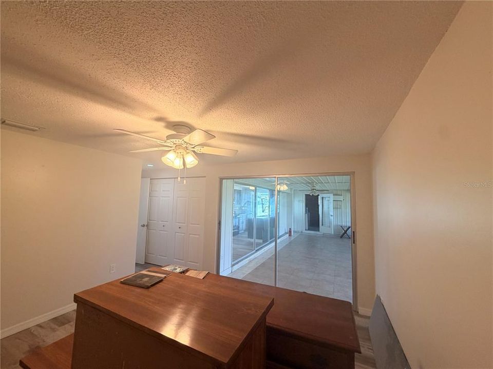 For Rent: $1,400 (2 beds, 2 baths, 948 Square Feet)