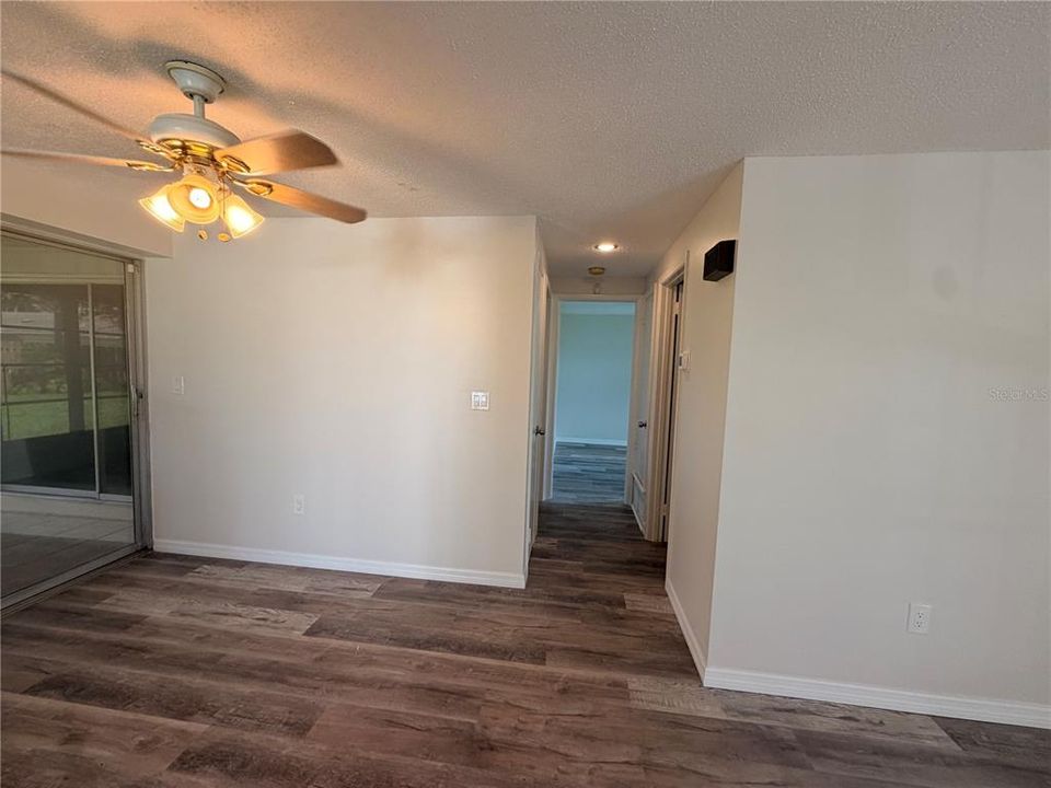 For Rent: $1,400 (2 beds, 2 baths, 948 Square Feet)