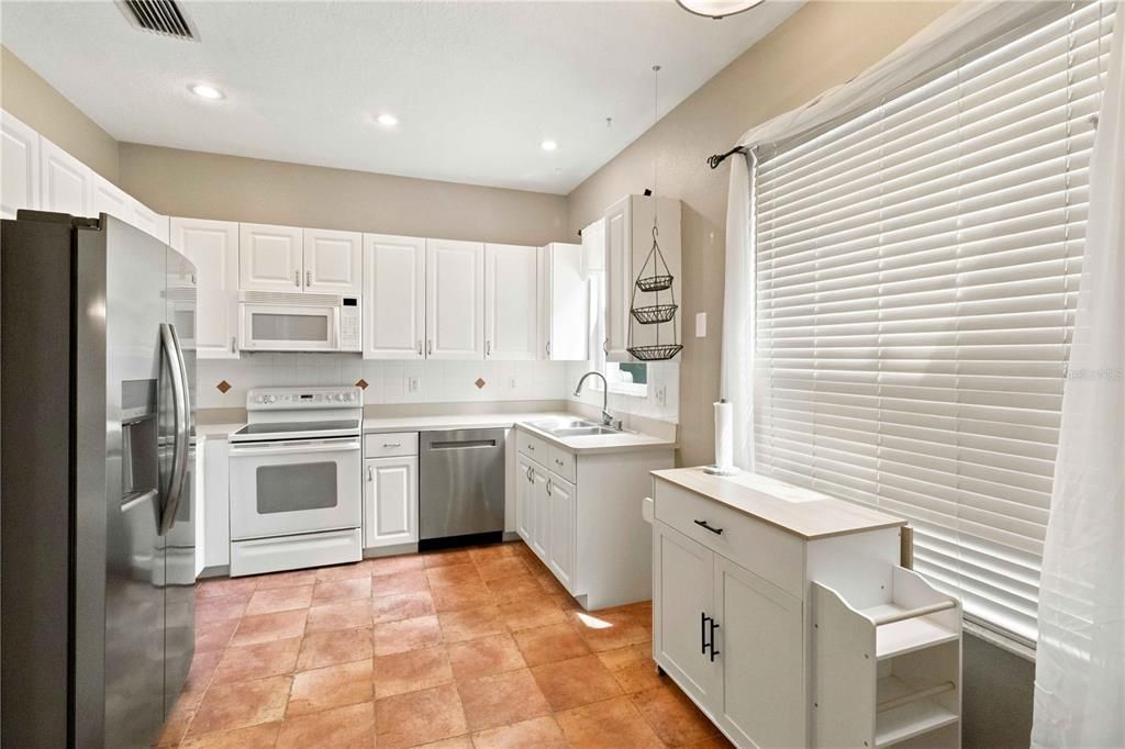 For Sale: $225,000 (2 beds, 2 baths, 1708 Square Feet)