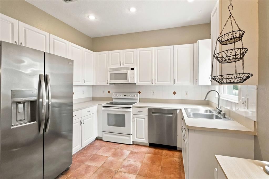 For Sale: $225,000 (2 beds, 2 baths, 1708 Square Feet)