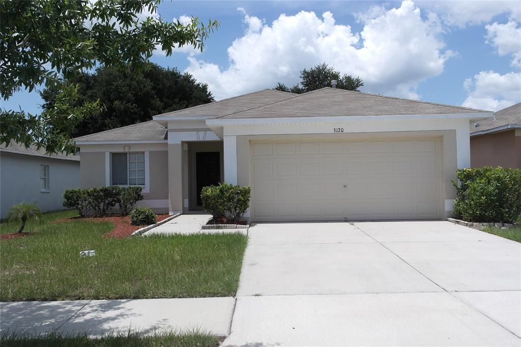 For Rent: $2,100 (3 beds, 2 baths, 1290 Square Feet)