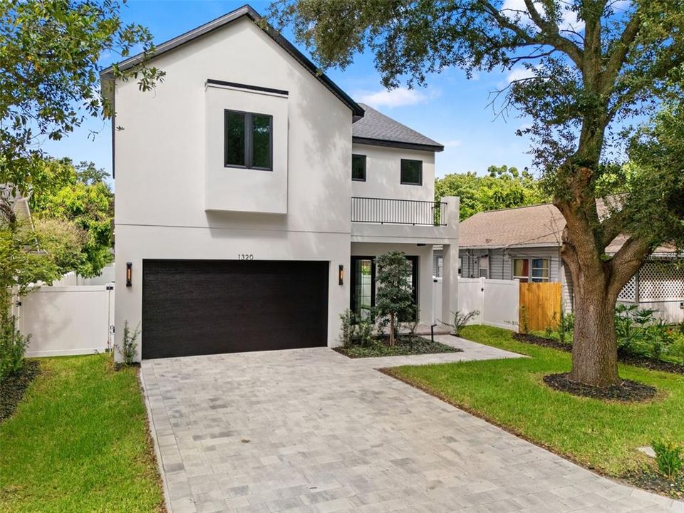For Sale: $949,000 (3 beds, 3 baths, 2950 Square Feet)