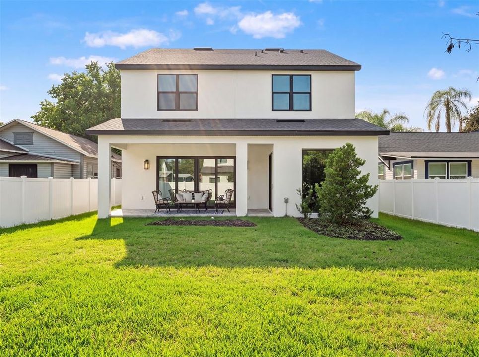 For Sale: $949,000 (3 beds, 3 baths, 2950 Square Feet)