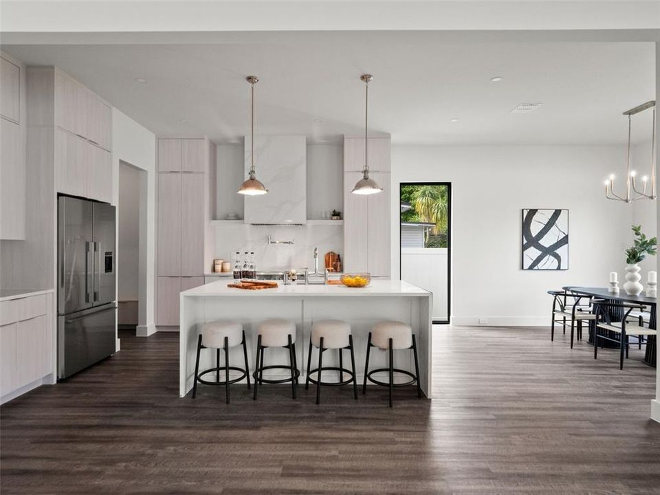 For Sale: $949,000 (3 beds, 3 baths, 2950 Square Feet)