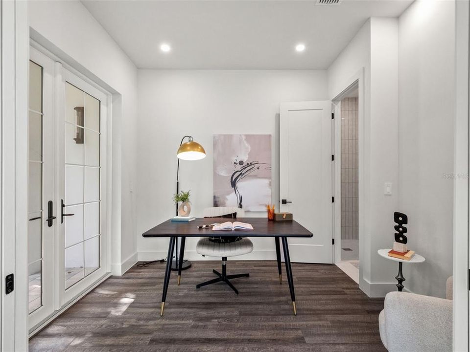 For Sale: $949,000 (3 beds, 3 baths, 2950 Square Feet)