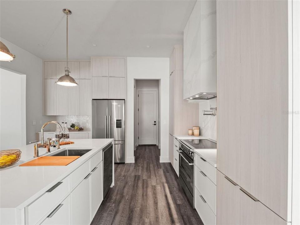 For Sale: $949,000 (3 beds, 3 baths, 2950 Square Feet)