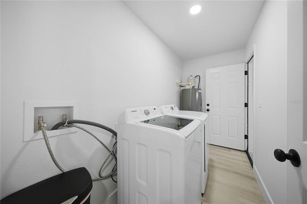 For Sale: $228,000 (3 beds, 2 baths, 1064 Square Feet)