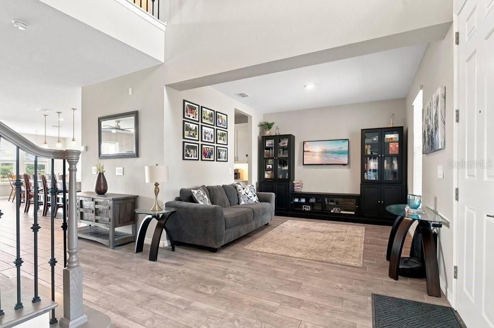 En Venta: $849,999 (5 camas, 4 baños, 3980 Pies cuadrados)