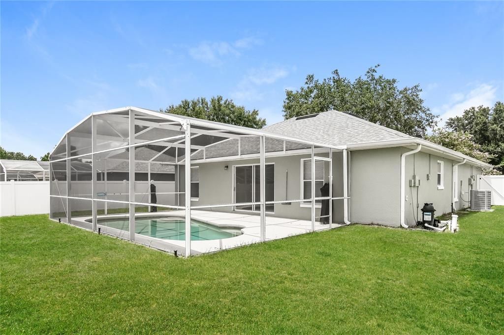 For Sale: $325,000 (3 beds, 2 baths, 1140 Square Feet)