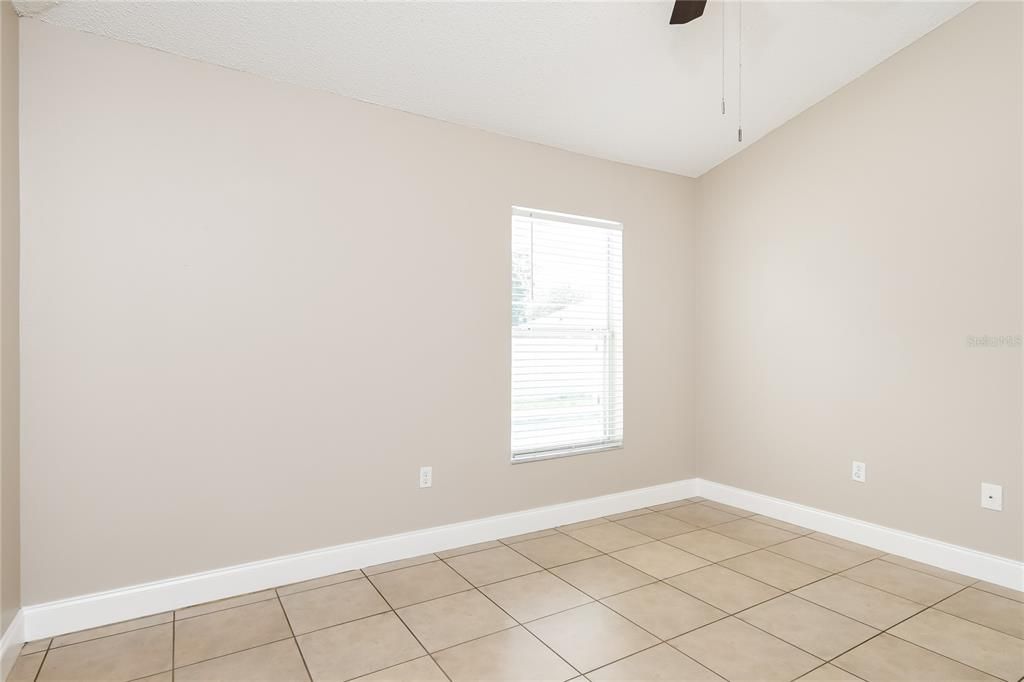 For Sale: $325,000 (3 beds, 2 baths, 1140 Square Feet)