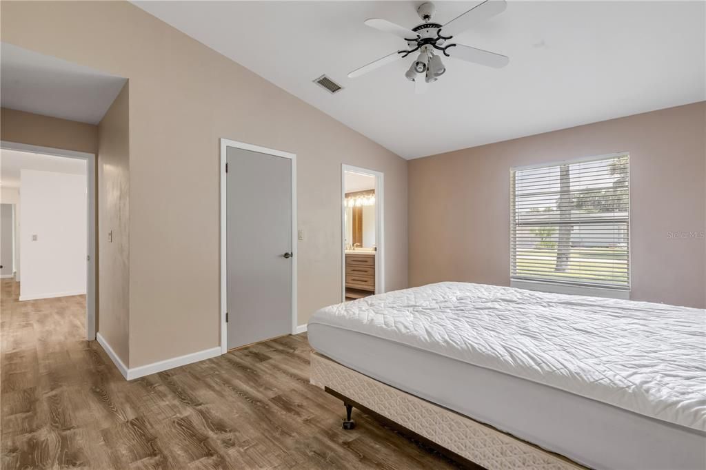 For Sale: $335,000 (3 beds, 2 baths, 1722 Square Feet)
