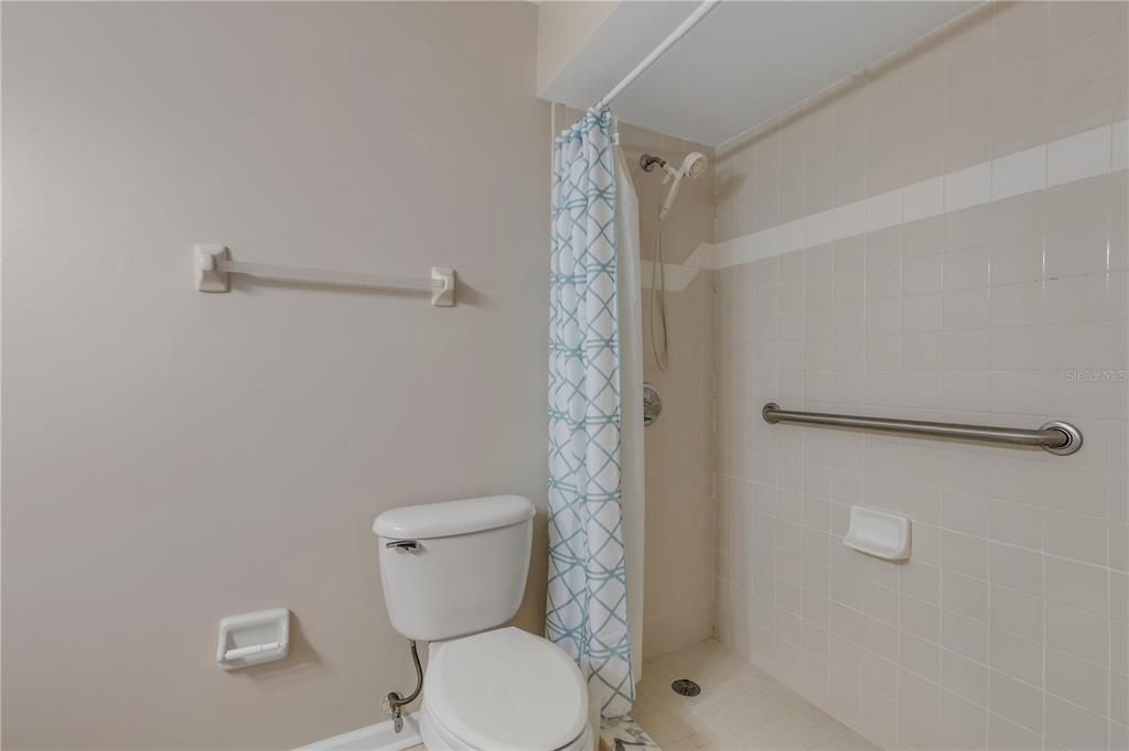 For Sale: $335,000 (3 beds, 2 baths, 1722 Square Feet)