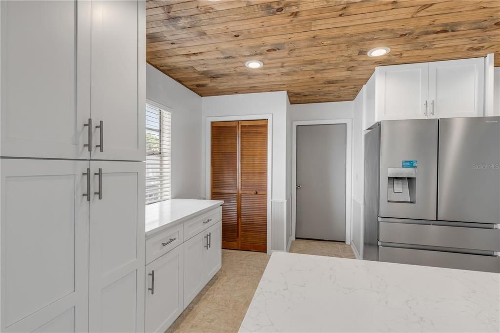 For Sale: $335,000 (3 beds, 2 baths, 1722 Square Feet)