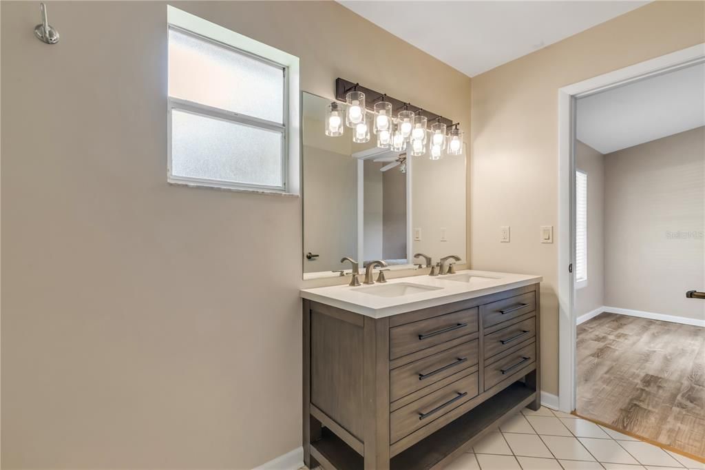 For Sale: $335,000 (3 beds, 2 baths, 1722 Square Feet)