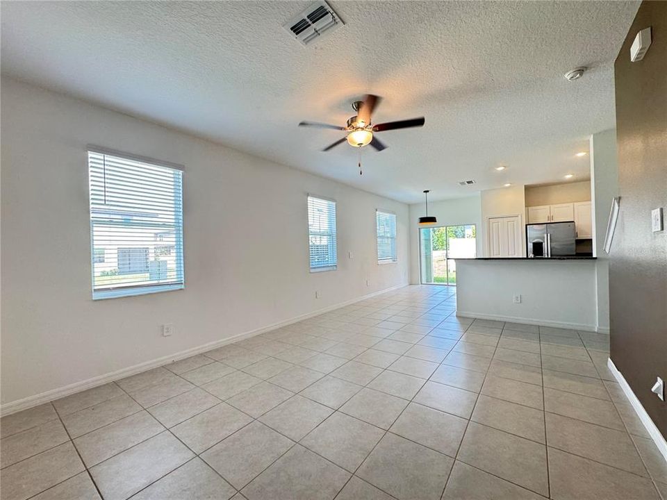 For Rent: $2,200 (2 beds, 2 baths, 1541 Square Feet)