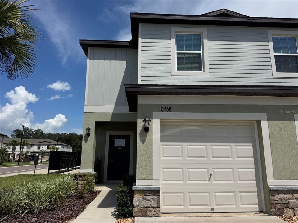 For Rent: $2,200 (2 beds, 2 baths, 1541 Square Feet)