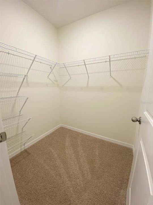 For Rent: $2,400 (3 beds, 2 baths, 1758 Square Feet)