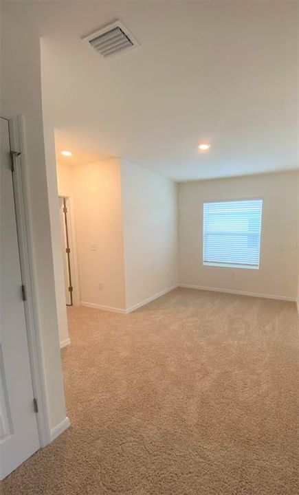 For Rent: $2,400 (3 beds, 2 baths, 1758 Square Feet)