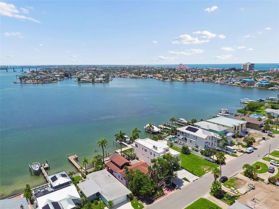 На продажу: $1,450,000 (0.16 acres)