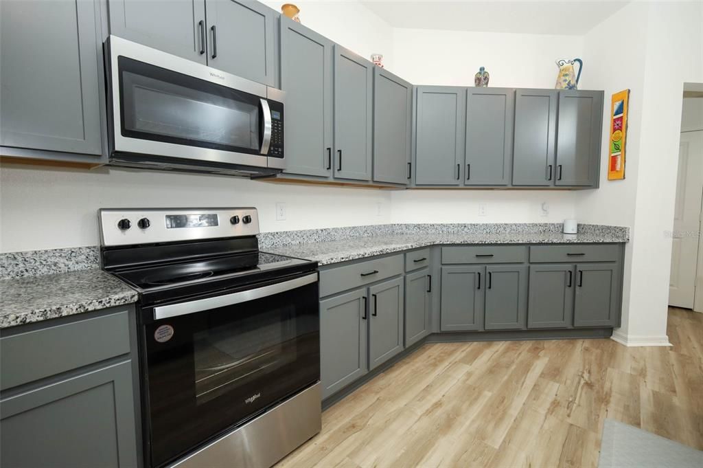 На продажу: $499,990 (4 спален, 2 ванн, 1989 Квадратных фут)