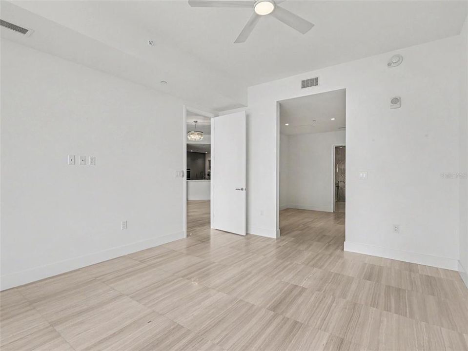 В аренду: $14,000 (3 спален, 2 ванн, 2404 Квадратных фут)