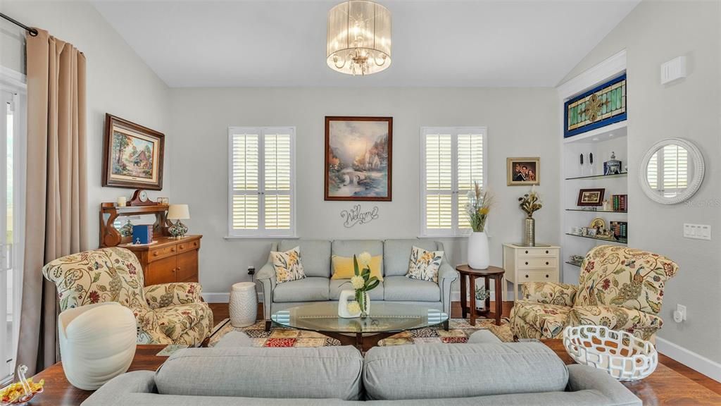 For Sale: $529,900 (1 beds, 1 baths, 1470 Square Feet)