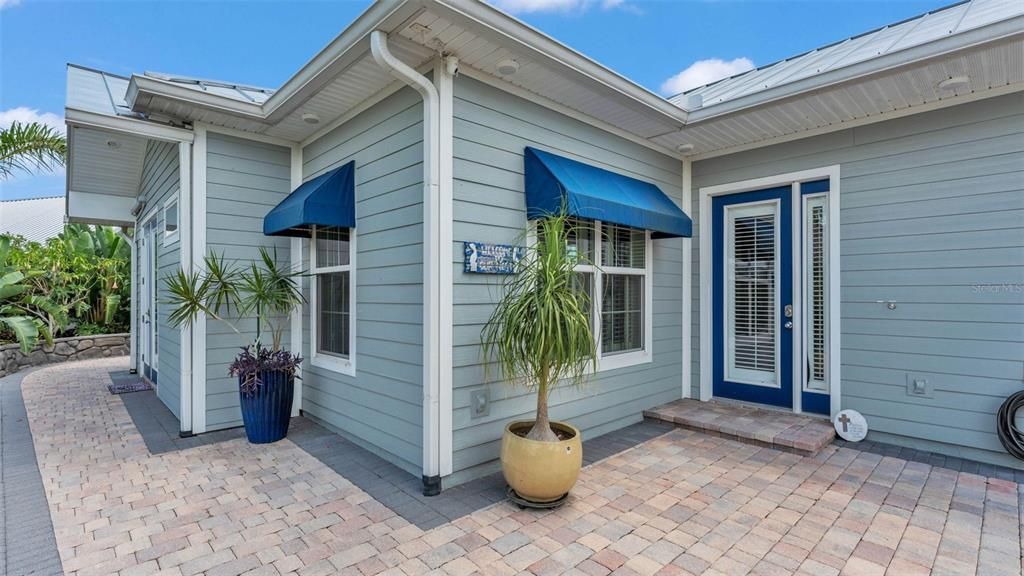 For Sale: $529,900 (1 beds, 1 baths, 1470 Square Feet)