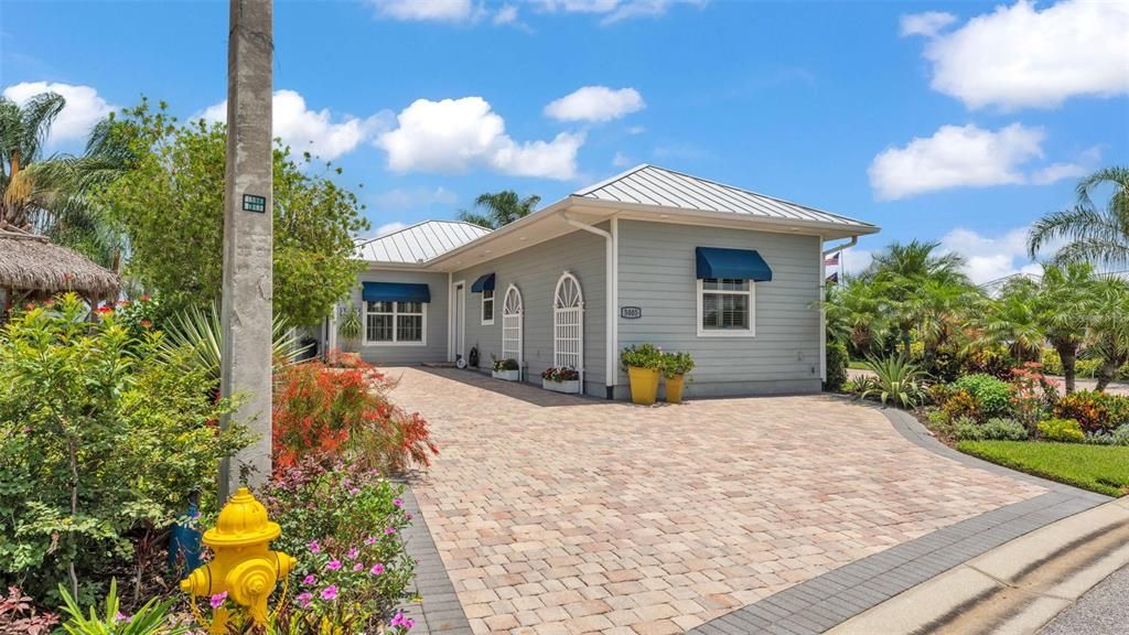 For Sale: $529,900 (1 beds, 1 baths, 1470 Square Feet)