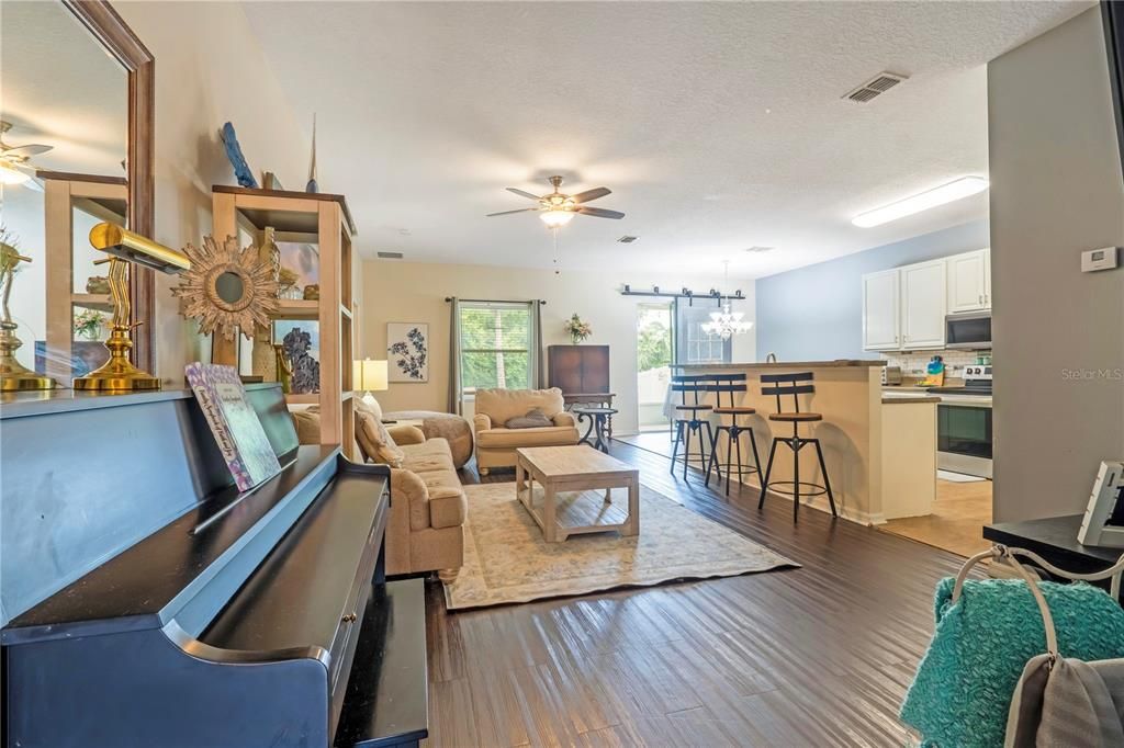 En Venta: $328,000 (3 camas, 2 baños, 1545 Pies cuadrados)