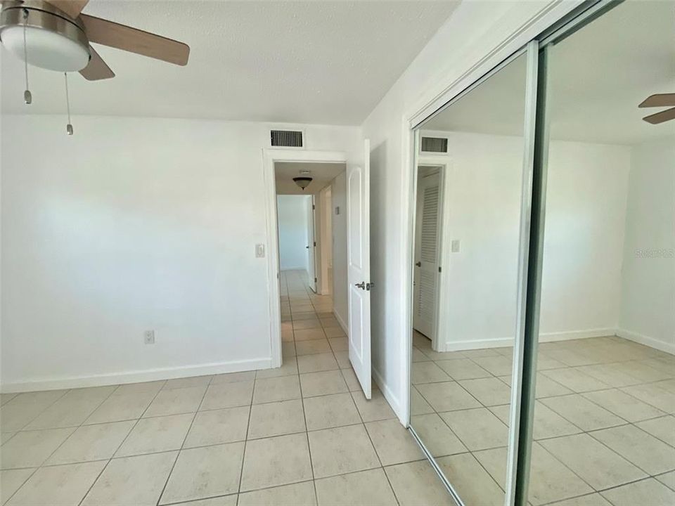 For Rent: $2,100 (2 beds, 1 baths, 842 Square Feet)
