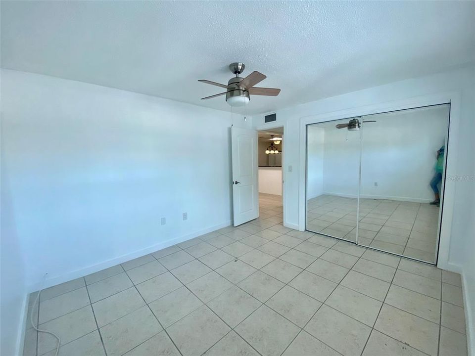 For Rent: $2,100 (2 beds, 1 baths, 842 Square Feet)