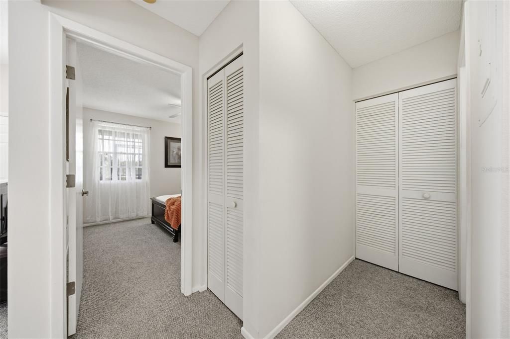 На продажу: $134,999 (2 спален, 2 ванн, 912 Квадратных фут)