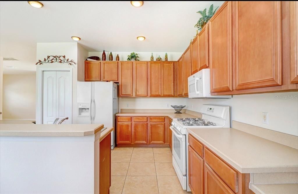 For Sale: $424,000 (4 beds, 2 baths, 2454 Square Feet)