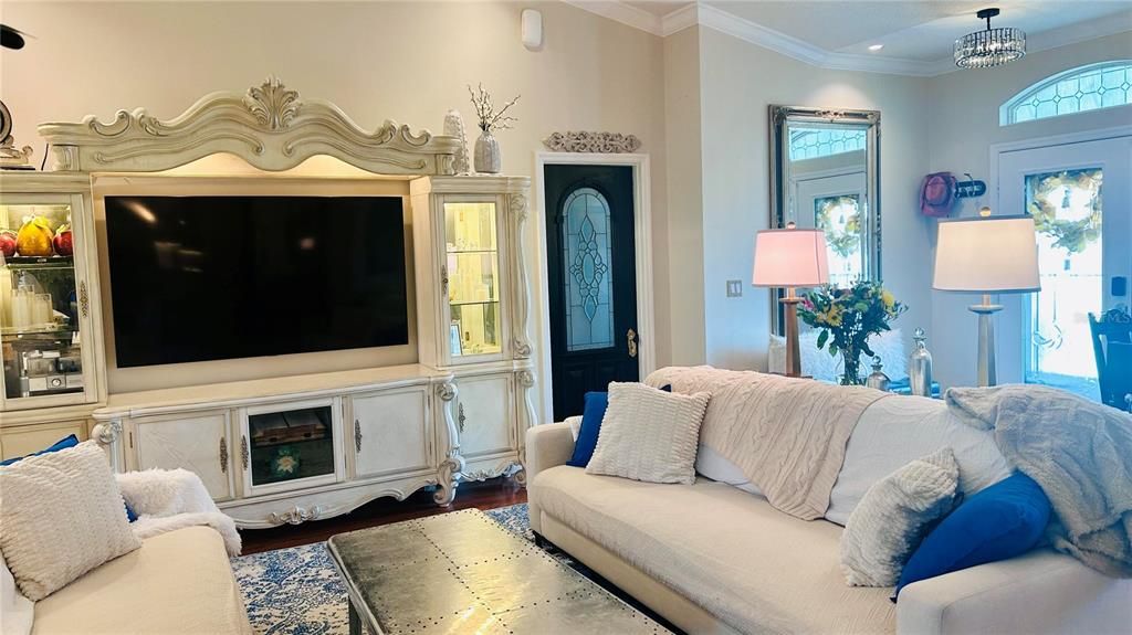 For Sale: $329,000 (3 beds, 2 baths, 1766 Square Feet)