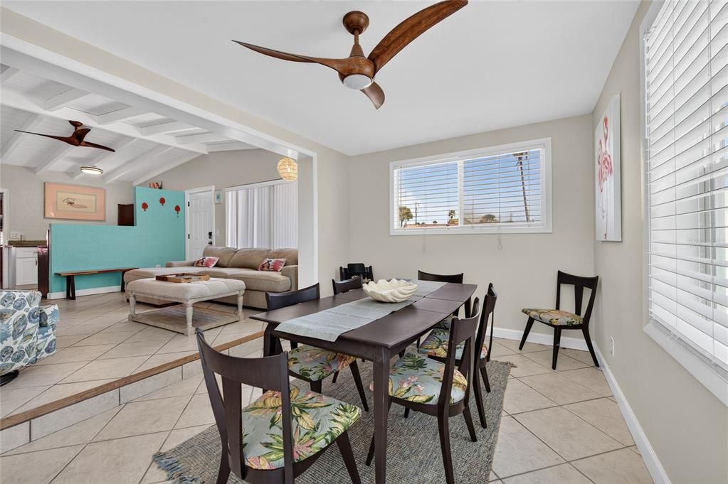 En Venta: $475,000 (3 camas, 2 baños, 1608 Pies cuadrados)