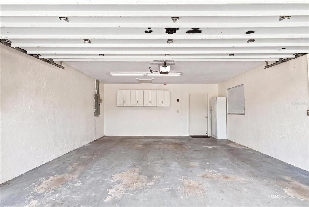 For Sale: $319,000 (2 beds, 2 baths, 1601 Square Feet)