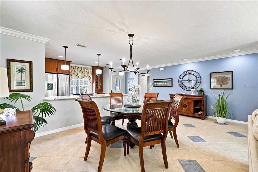 For Sale: $319,000 (2 beds, 2 baths, 1601 Square Feet)