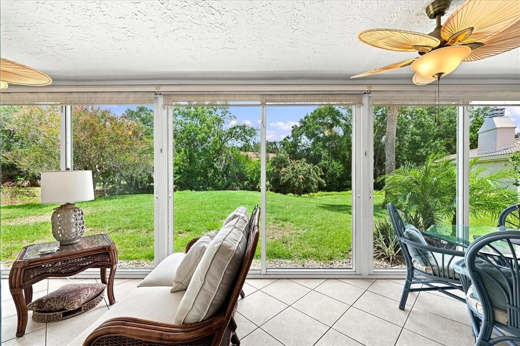 For Sale: $319,000 (2 beds, 2 baths, 1601 Square Feet)