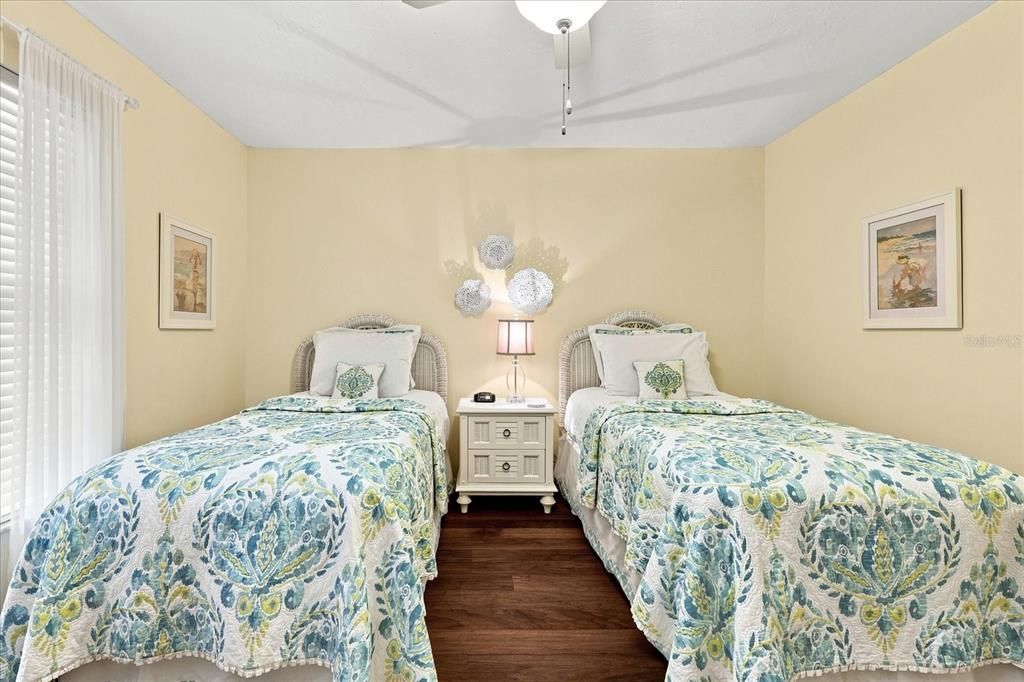 For Sale: $319,000 (2 beds, 2 baths, 1601 Square Feet)