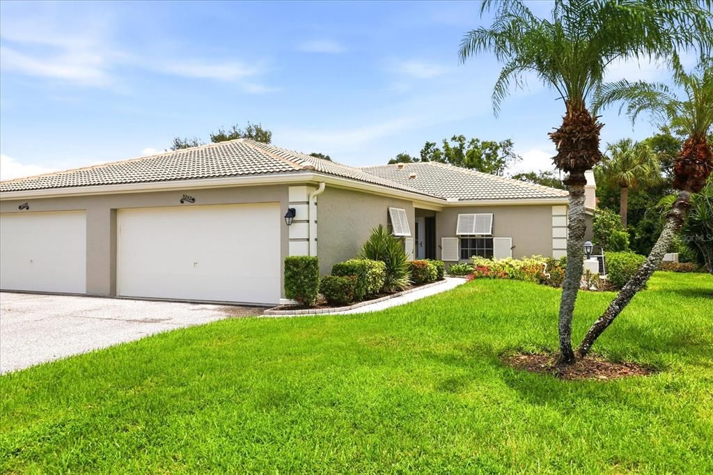 For Sale: $319,000 (2 beds, 2 baths, 1601 Square Feet)