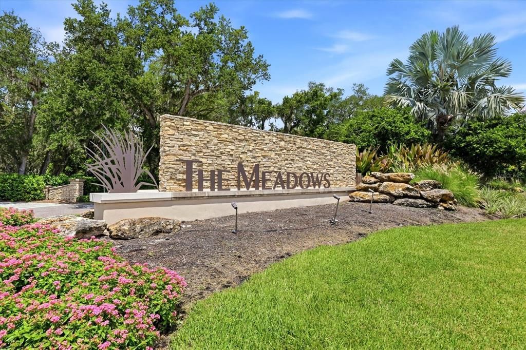 For Sale: $319,000 (2 beds, 2 baths, 1601 Square Feet)