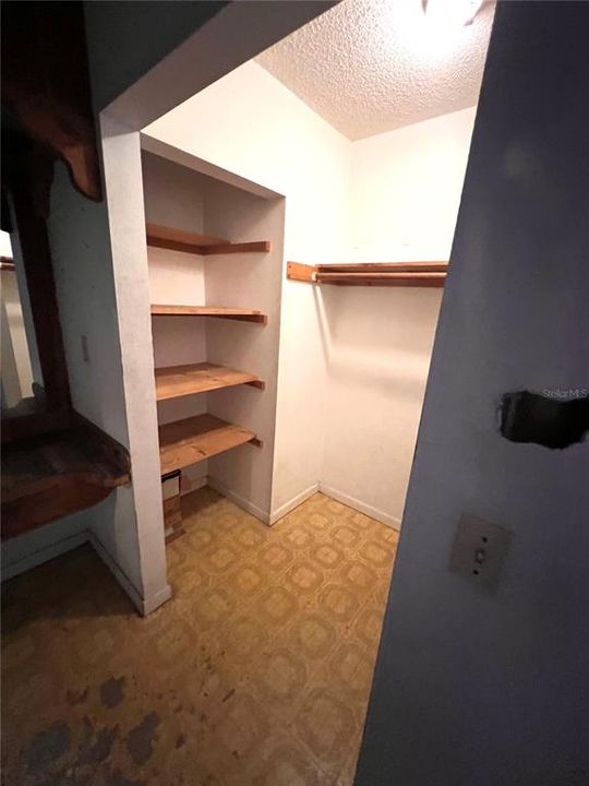 For Sale: $150,000 (3 beds, 2 baths, 1332 Square Feet)