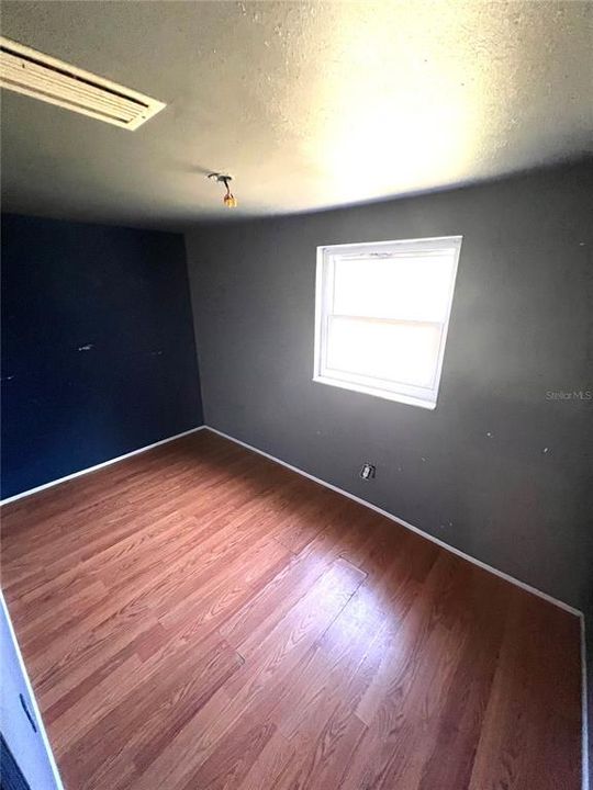 For Sale: $150,000 (3 beds, 2 baths, 1332 Square Feet)