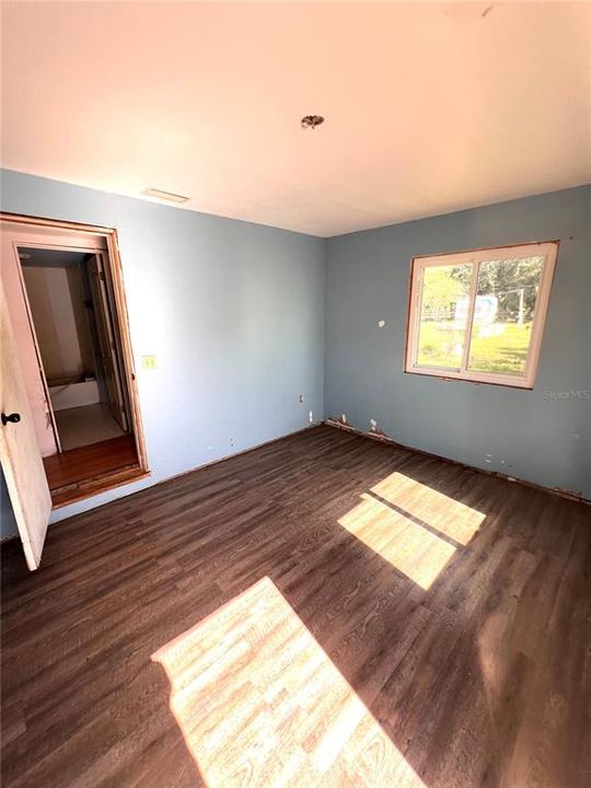 For Sale: $150,000 (3 beds, 2 baths, 1332 Square Feet)