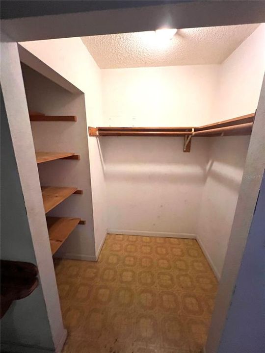 For Sale: $150,000 (3 beds, 2 baths, 1332 Square Feet)