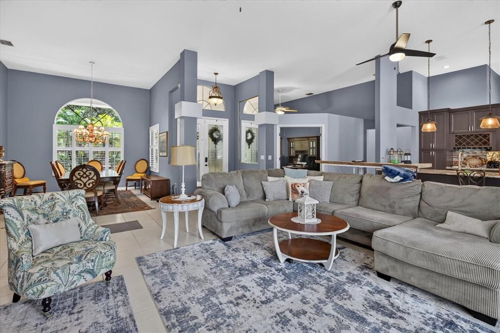 En Venta: $599,995 (3 camas, 3 baños, 2347 Pies cuadrados)